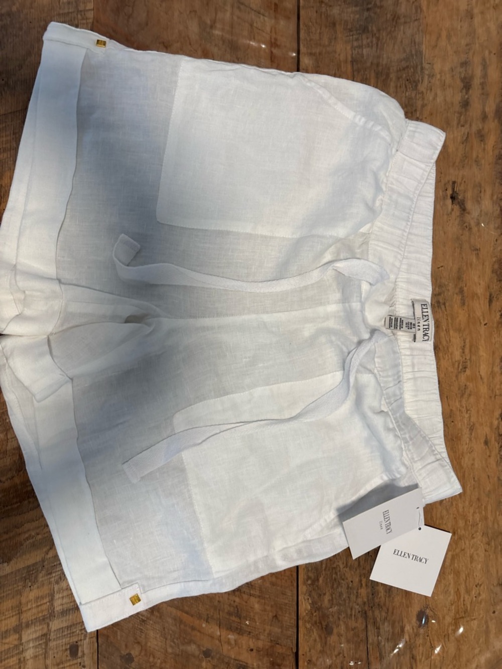 Ellen Tracy White Linen Elastic Waist Shorts